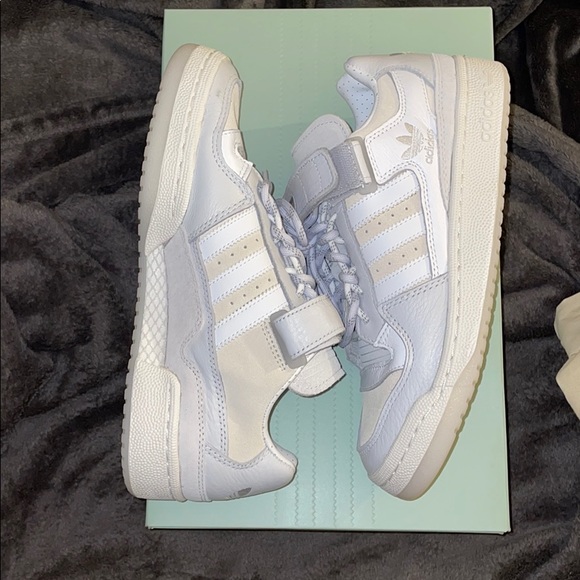 Beyoncé “Ivy Park Forum Lo” W 8 1/2, M 7 1/2 - Picture 3 of 9